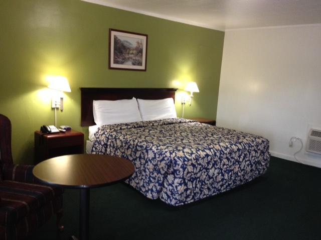 Northside Inn Claxton 外观 照片