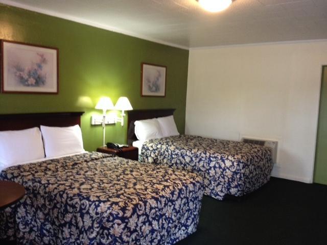 Northside Inn Claxton 外观 照片